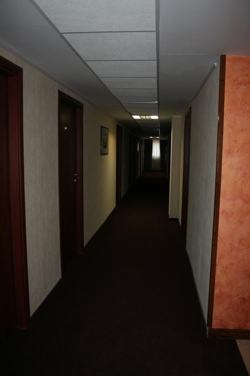 Hotel Tenishouse Marki  Esterno foto