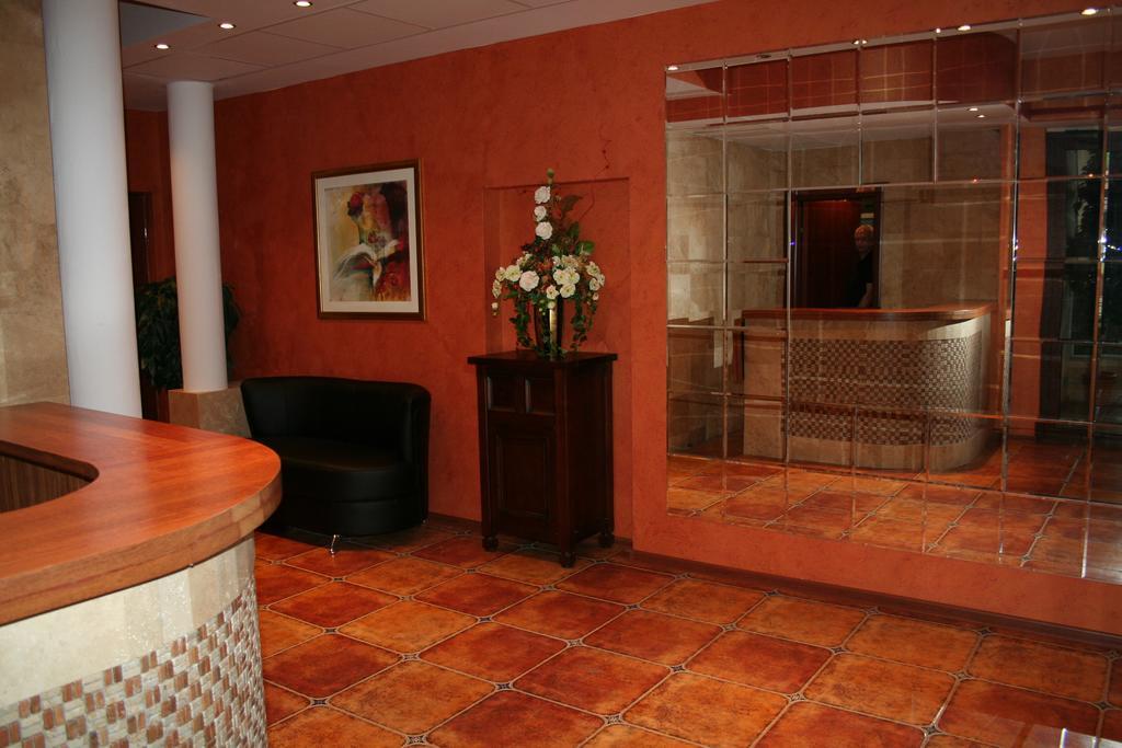 Hotel Tenishouse Marki  Esterno foto