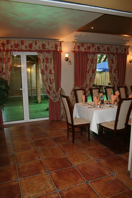 Hotel Tenishouse Marki  Esterno foto