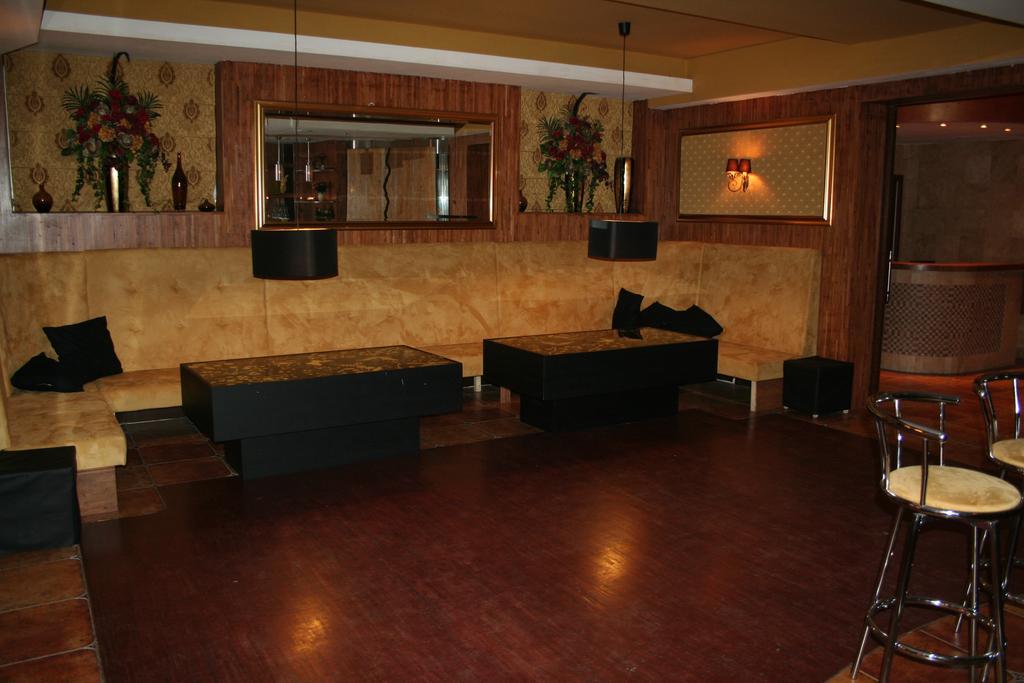 Hotel Tenishouse Marki  Esterno foto