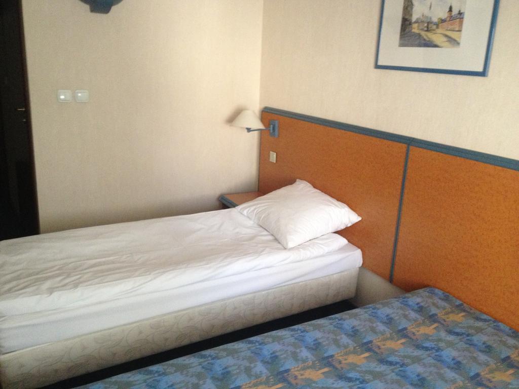 Hotel Tenishouse Marki  Camera foto