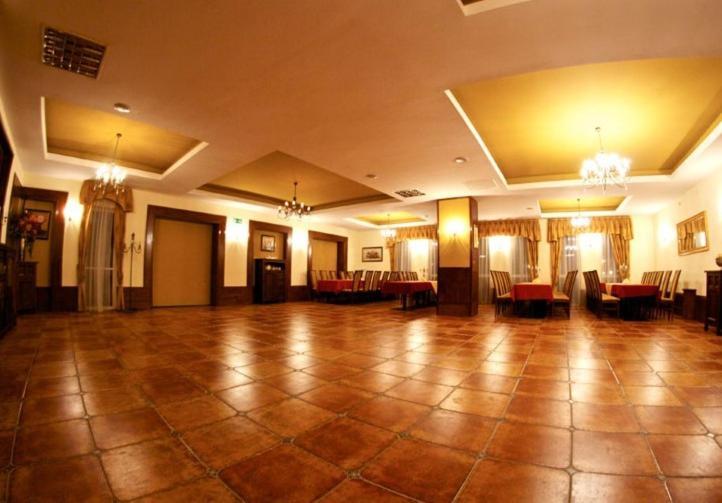 Hotel Tenishouse Marki  Esterno foto