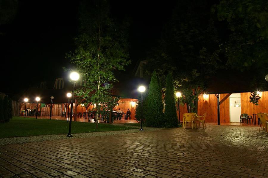 Hotel Tenishouse Marki  Esterno foto