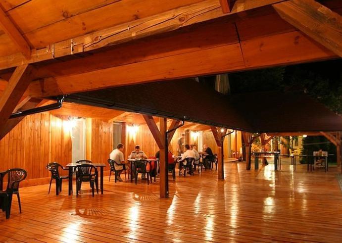 Hotel Tenishouse Marki  Esterno foto